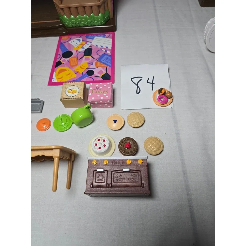 Li'l Woodzeez Calico Critters Mix Tickle Your Taste Buds Bakery With Accessories